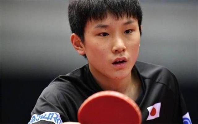 让后卫在角 让后卫在角