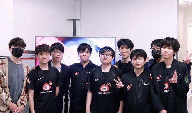 继续书写中 继续书写中